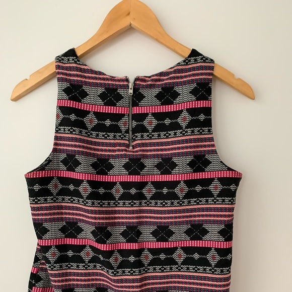 Graphic print top - Picture 2 of 2